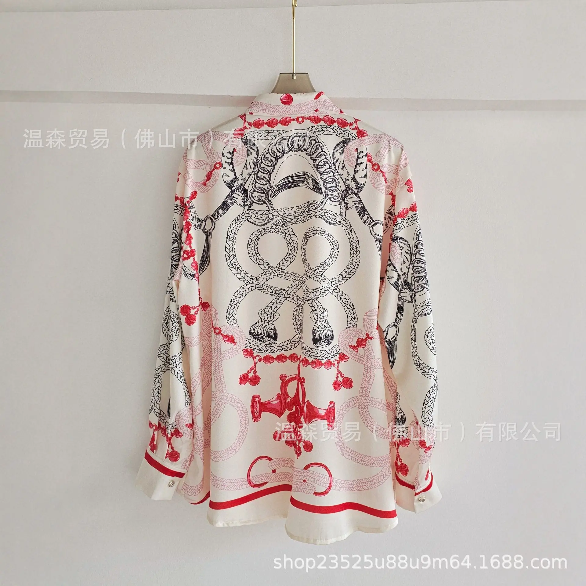 Barockes französisches Designe – Silk Blouse Button Bewertung und Preis